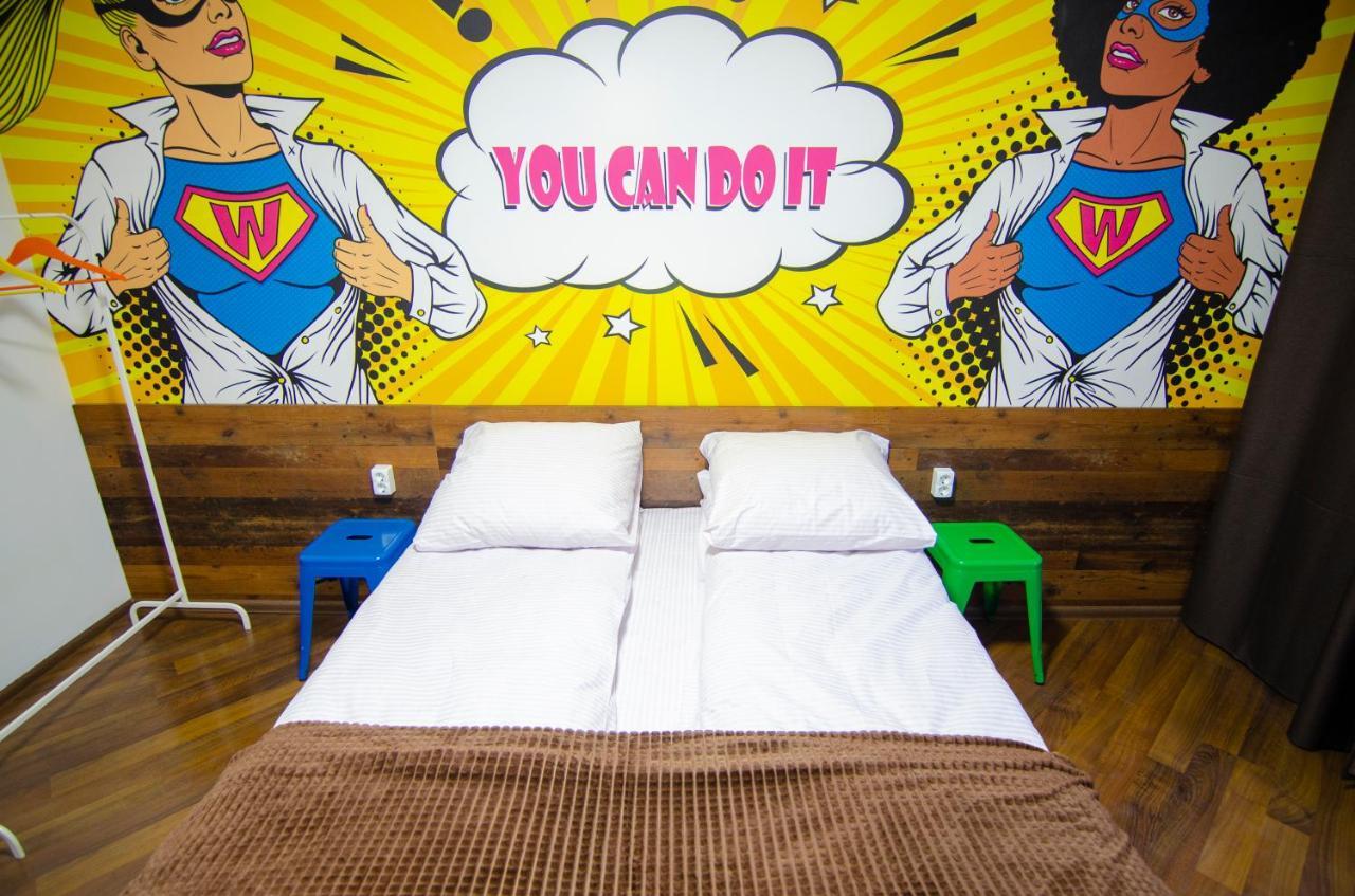 Pop Art Hostel Rynok Sq Lviv Kültér fotó