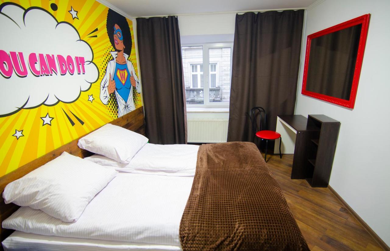 Pop Art Hostel Rynok Sq Lviv Kültér fotó