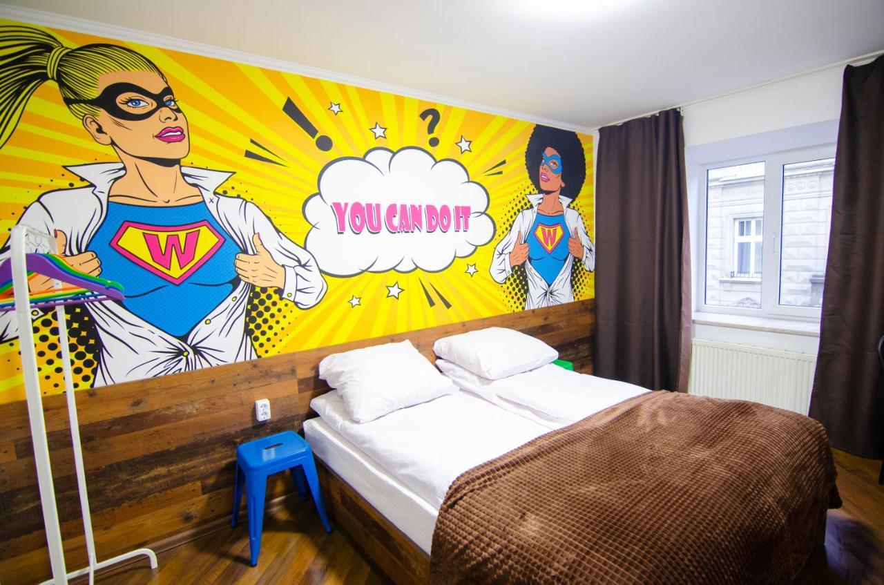 Pop Art Hostel Rynok Sq Lviv Kültér fotó