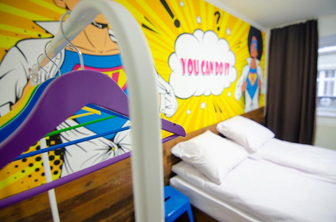 Pop Art Hostel Rynok Sq Lviv Kültér fotó